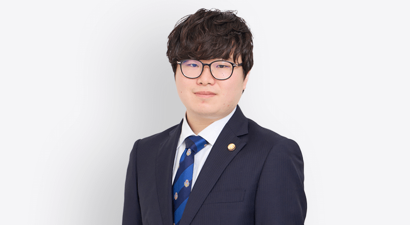 弁護士泥谷 諒